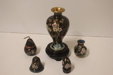 lot d'objets en cloisonné vintage chinois de la même couleur vase cloche