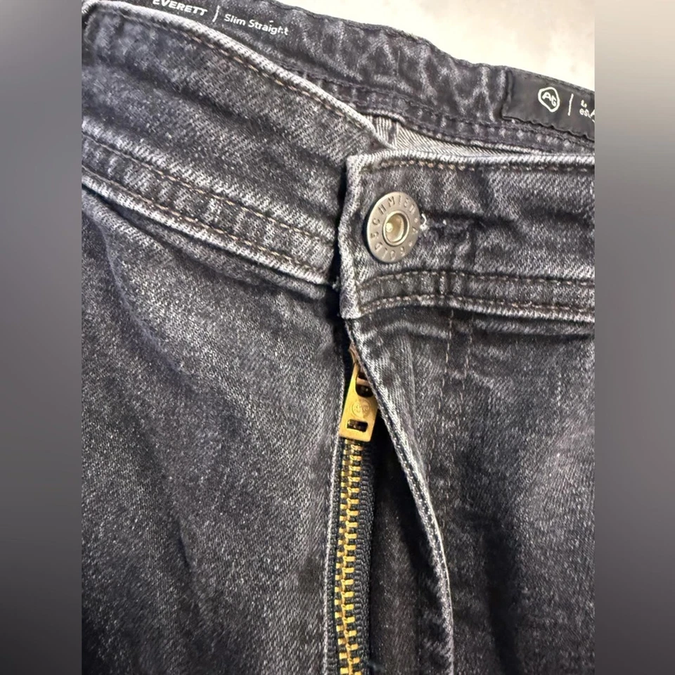 AG Los Angeles Everett Slim Recto Gris Carbón Negro Jeans Botón Cremallera Mosca Foto 3 de 4