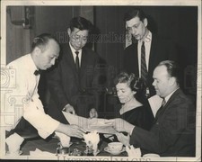 1965 Press Photo Stephen Levine & William Wong, owners, House of Wong Restaurant