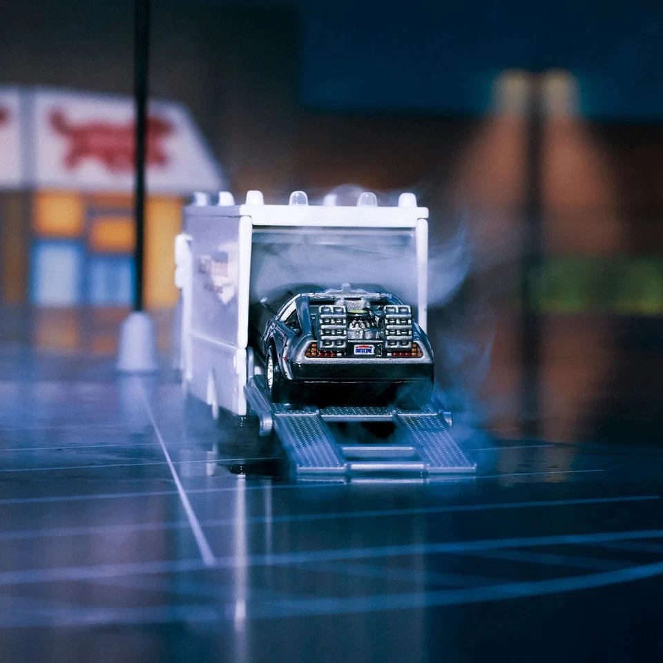 🔥HOT SDCC Exclusive 2025 Back to the Future 40th Set RLC Hot Wheels - Image 4 of 4