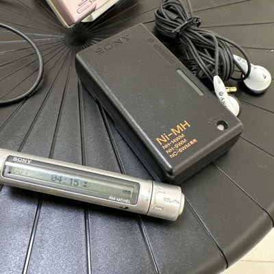 SONY MD WALKMAN MZ-E520 シルバー s-l400.jpg