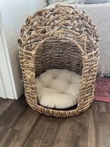 Wicker Woven Cave Cat Bed Basket, Cave Bed for Cats with Beige Cushion