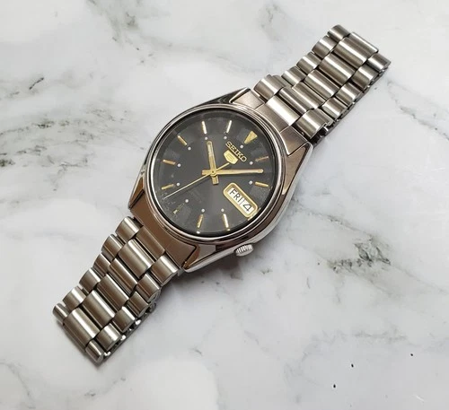 Seiko SKXY79 1997 Black Textured Sunburst Dial Retro Rare Vintage Automatic JDM