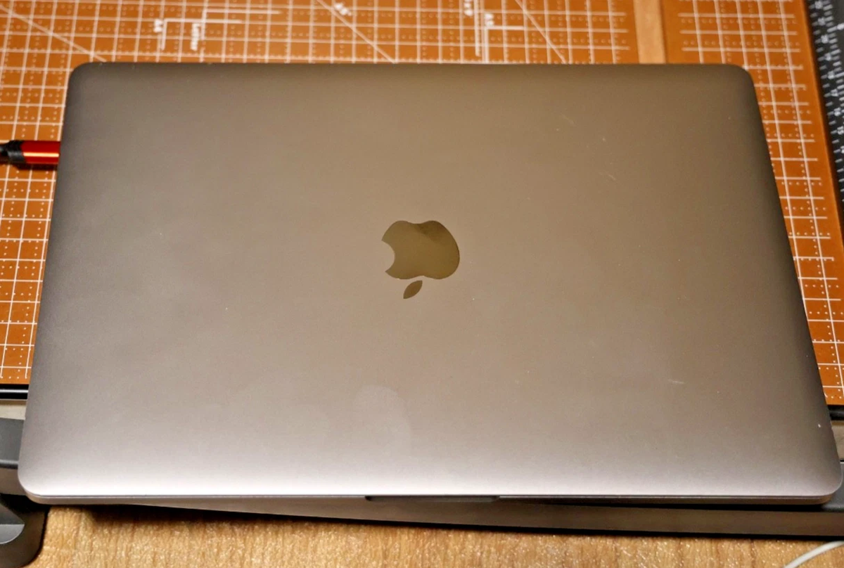 Apple MacBook Pro A2159 13.3 inch Laptop - Z0W40LLA for sale