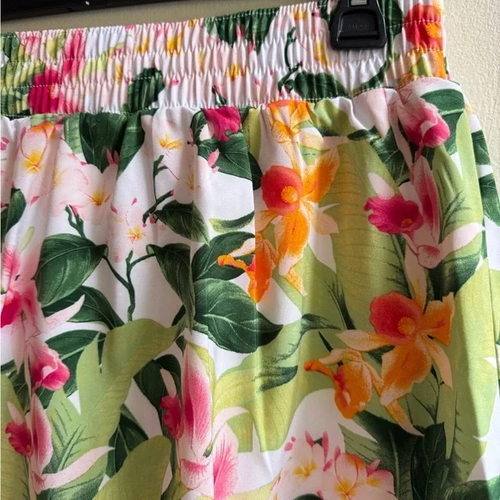Tommy Bahama Damen Blumendruck Rock integrierte Shorts mit elastischem Bund - Bild 3 von 4