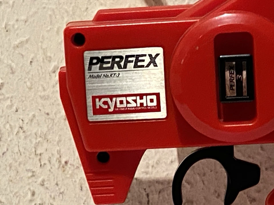 Kyosho Perfex Model No KT-3, Fernsteuerung mit Empfänger(AM27 MHz) - Bild 4 von 4