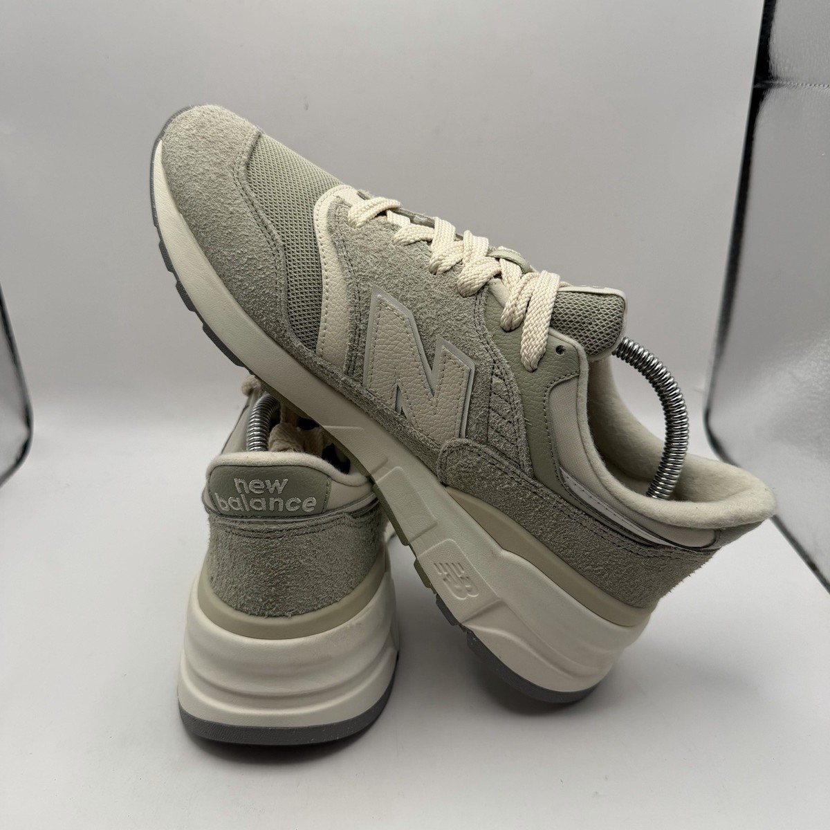 New Balance Men\'s 997R Casual Size 8.5 Green Beige |U997REF| Sneaker Shoe New Balance Men main image 2