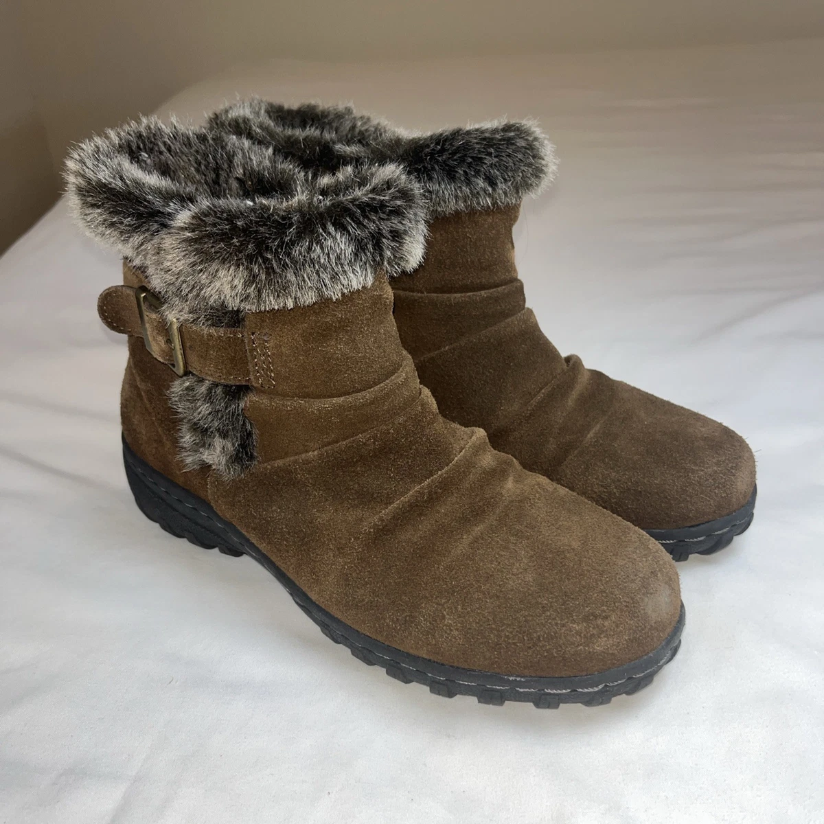 Brown Mid (2-2.9 in) Heel Height Khombu Boots for Women for  display picture 3