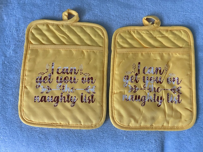 Holiday Find: Potholders Set, I Can Get You On The Naughty List, Yellow