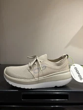 Oofos Women’s Size 9 Oomy Stride Nomad Khaki $160 MSRP