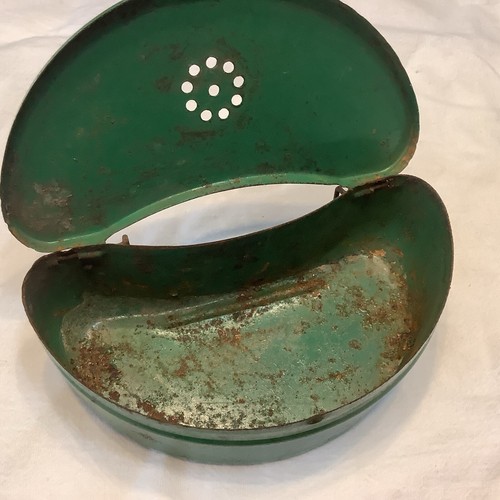 Vintage grüner Metall Angeln Köder Box Gürtel mit Gürtelhaken - Bild 2 von 5