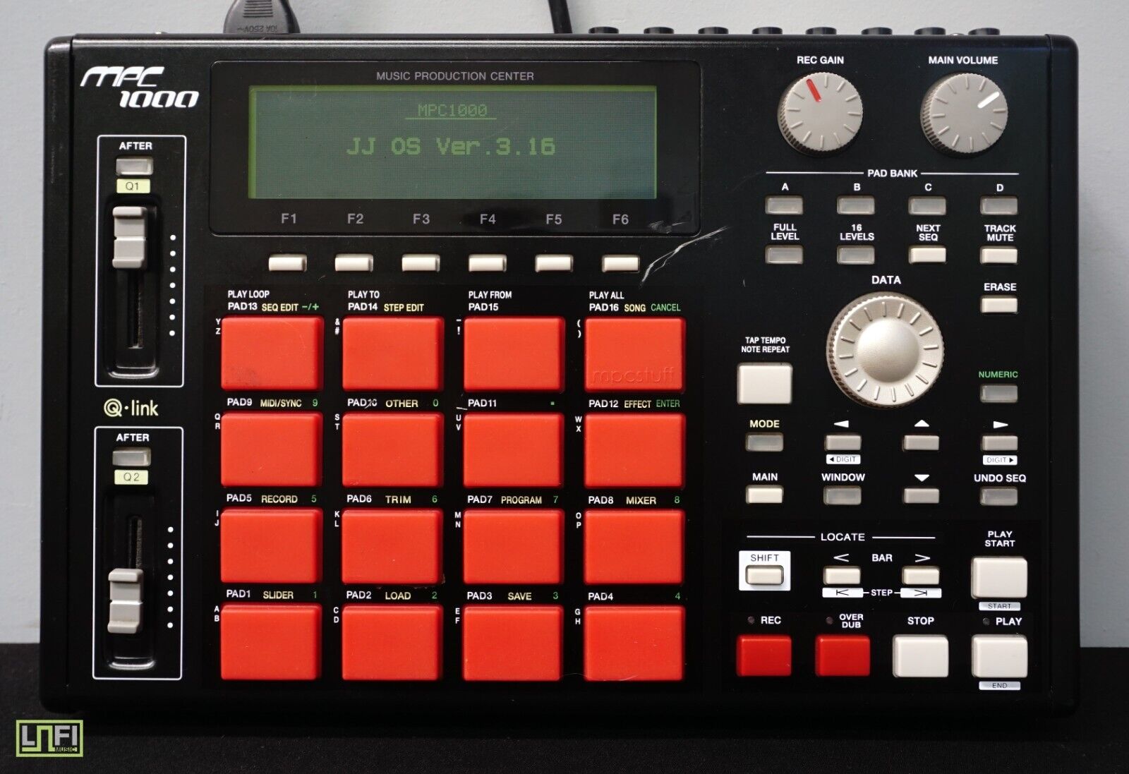 Akai Professional MPC 1000 Portable Music Production Centre Sampler  Sequencer