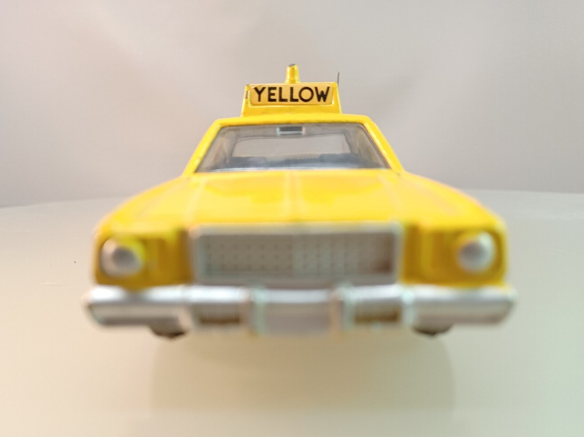 DINKY TOYS TAXI CAB PLYMOUTH GRAN FURY - YELLOW | eBay