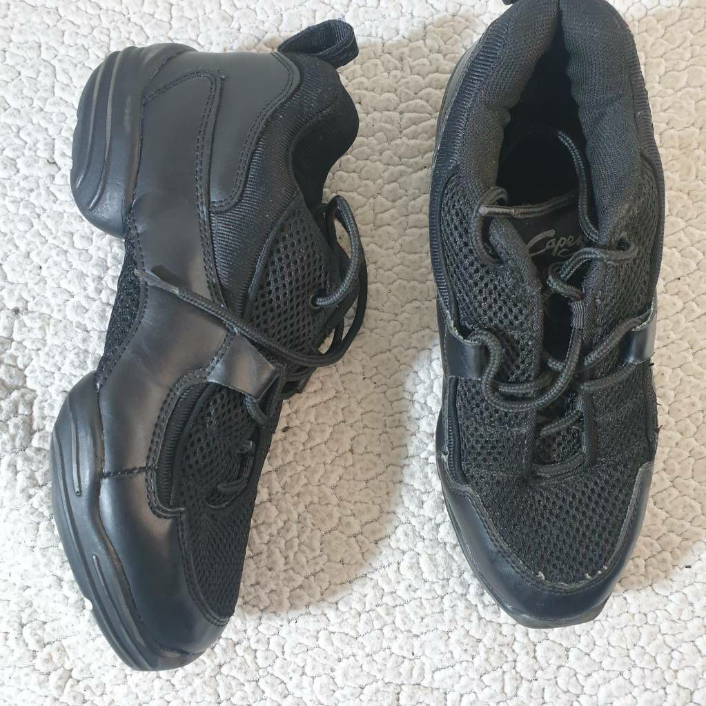 Capezio Womens Fierce Dansneaker Dance Shoes Black DS11 Low Top Mesh