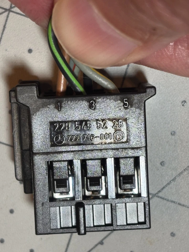 04-2008 Chrysler Crossfire Tail Light Lamp Wiring Harness Connector Pigtail MALE - Image 4 of 4