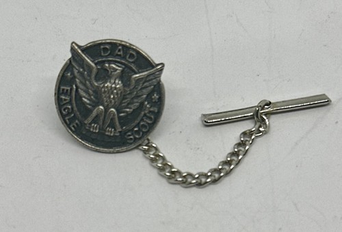 BSA Eagle Scout DAD Lapel Pin / Tie Tac Silver Tone w/Case - Picture 2 of 4