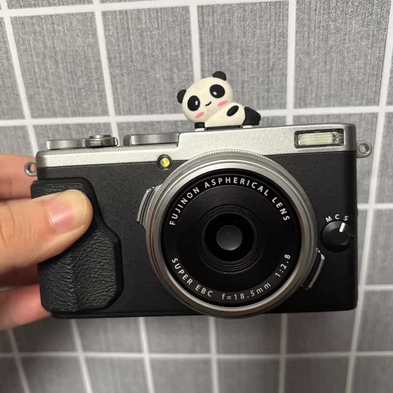 FUJIFILM X70 MP Silver Digital Camera Tested W/Battery card