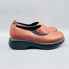 Dansko Shoes Womens 7 Brown Leather Clogs Slip-On Flats Professional Work Nurse