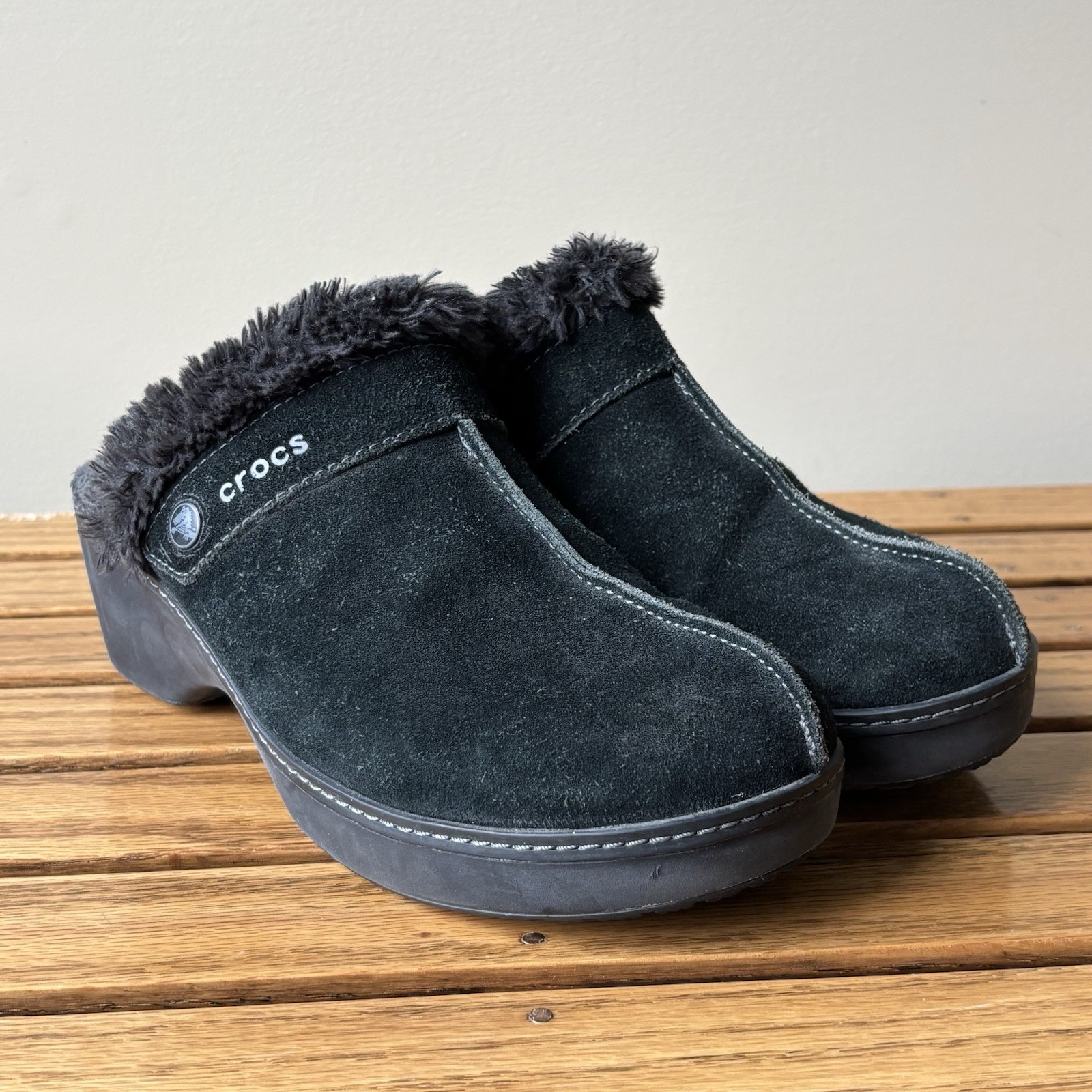 Women's Black Suede Faux Fur Wedge Heel Crocs Mule Clogs Size 8  