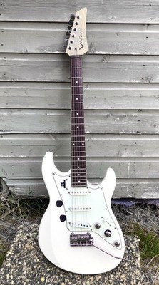 Line 6 James Tyler Variax 69 - S Type mit 28 Digitalmodellen und Tunings