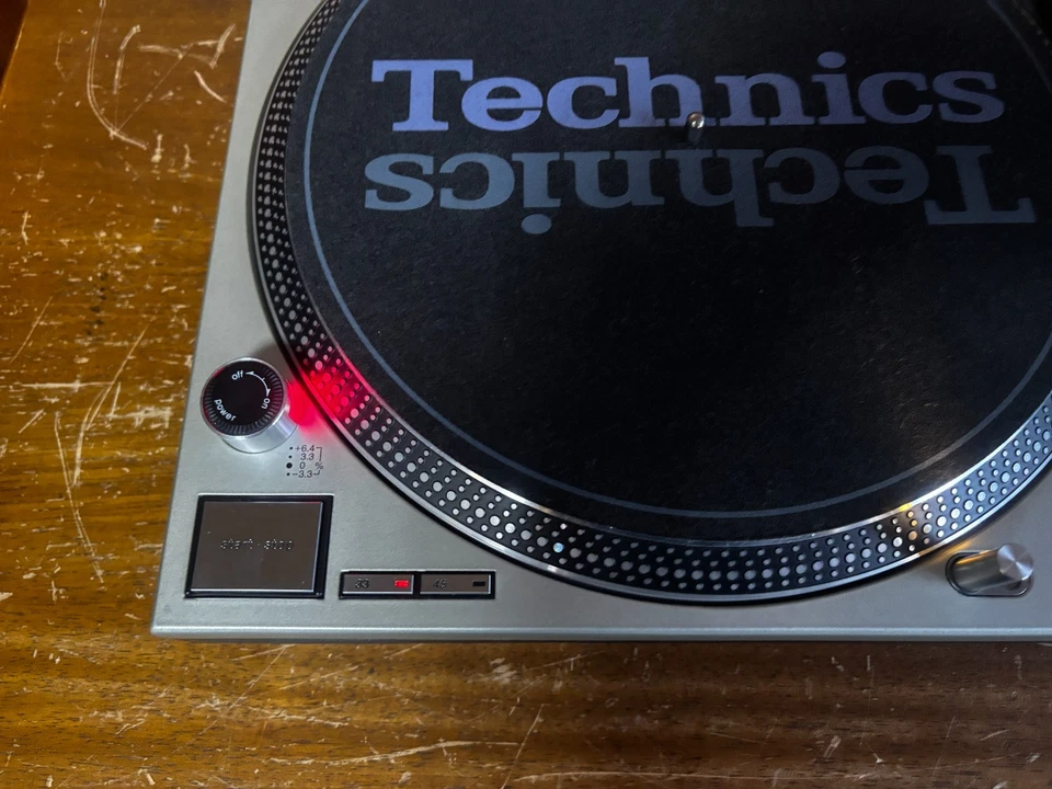 Tocadiscos Technics SL-1200MK5 plateados analógicos para DJ Foto 3 de 4
