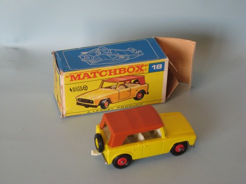 Lesney Matchbox MB-18 Field Car 4x4 Yellow Boxed Regular 65mm Toy Model - Picture 2 of 3