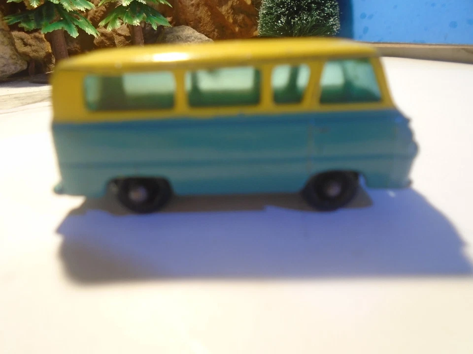 LESNEY VINTAGE 1/87 HO SCALE  THAMES ESTATE CAR, MADE IN ENGLAND      5-170-1-5 - Image 4 of 4