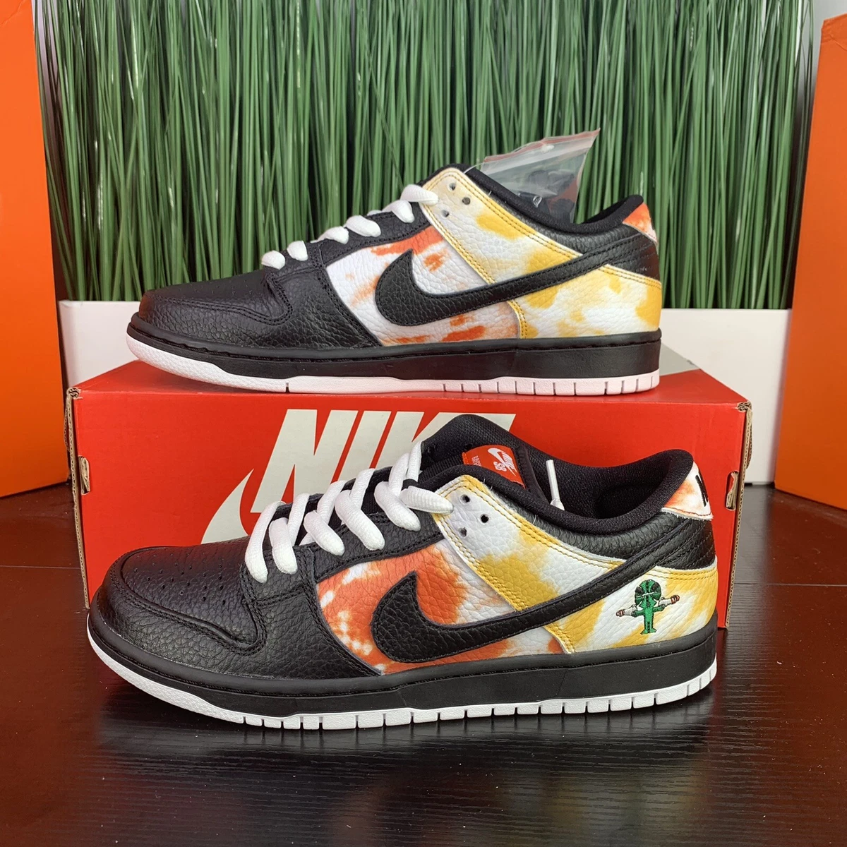 Nike SB Dunk Low Raygun Tie dye Black Mens Shoes BQ6832 001 Size 9