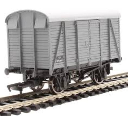 Dapol 4F-021-021 - BR 753832 Box Van | Condition: New