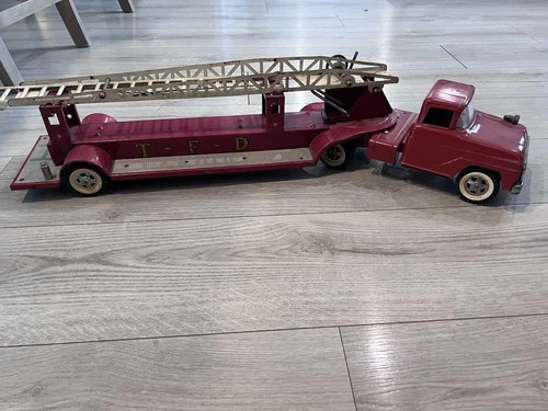 Vintage Tonka 1962 Aerial Ladder Truck Fire Truck and Trailer