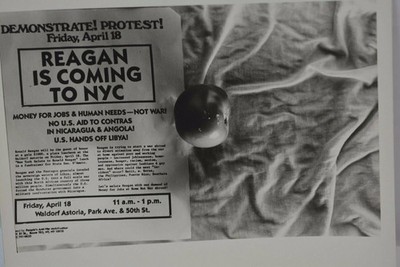 Ronald Reagan Waldorf Astoria 1986 Demonstrate Protest April 18th B&W Photo 8x10