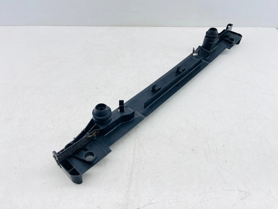 Оригинальная крышка вентилятора радиатора для Lexus CT200h 2011–2014 годов выпуска 16712-37060 - Изображение 2 из 4