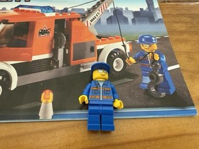 LEGO CITY: Tow Truck (7638) Preowned W/manual And Minifigure