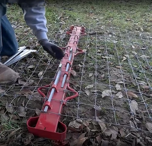 4ft Woven Wire Fence Stretcher Bar with 5 Wedges, Wire Stretcher BRAND NEW - Picture 2 of 4