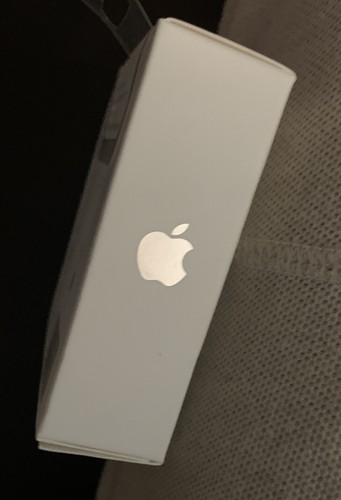 Apple - iPad Camera Connection Kit - Picture 3 of 5