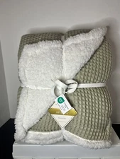 Ardour Waffle Weave Berber Throw Reversible Sage & White 50” X 60” NWT Gift