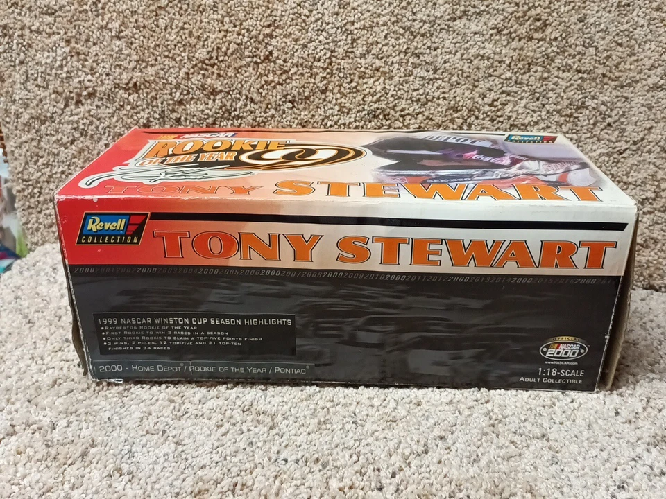Revell Tony Stewart Home Depot Novato del Año 2000 NASCAR Diecast NUEVO con Certificado de Autenticidad Foto 3 de 4