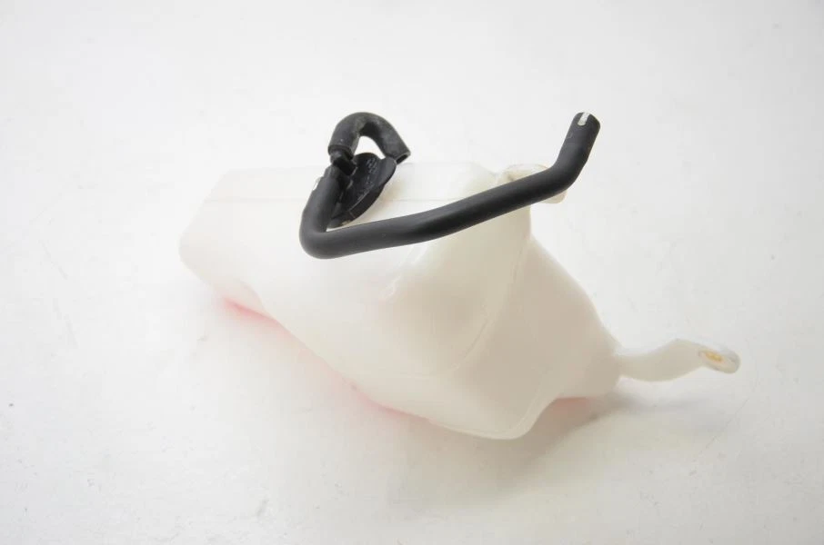 2007-2009 Toyota Fj Cruiser Coolant Reservoir  - Изображение 4 из 4