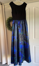 Aidan Mattox size 6 Black Blue Floral Gown with Pockets Black Bodice V Back MOB