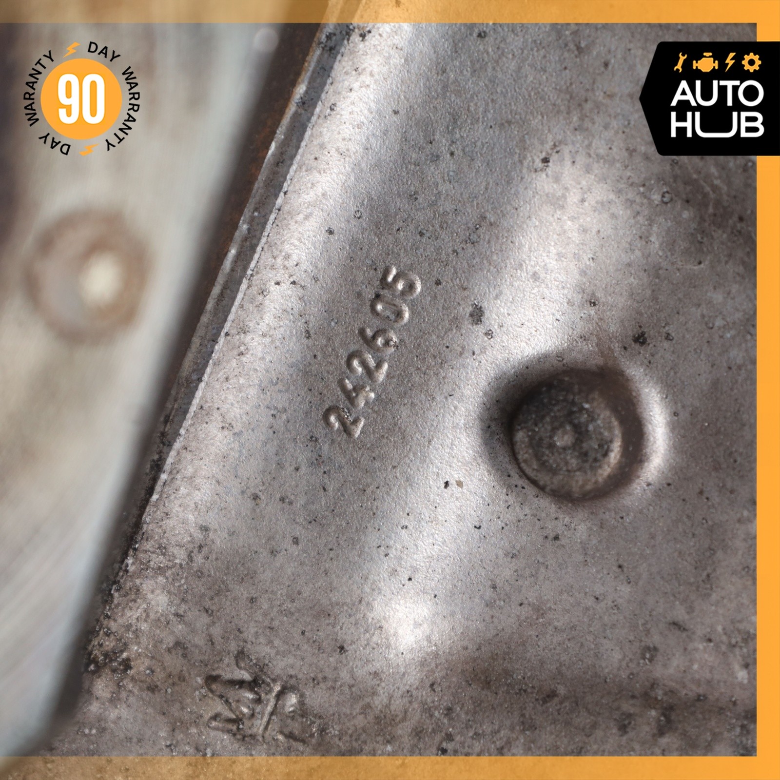 11-19 Maserati GranTurismo S M145 Front Right Side Spindle Knuckle Hub OEM 74k