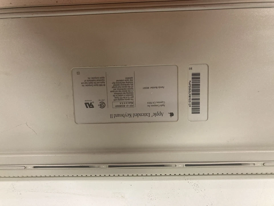 Apple Extended Keyboard II M3501 - Image 3 of 3