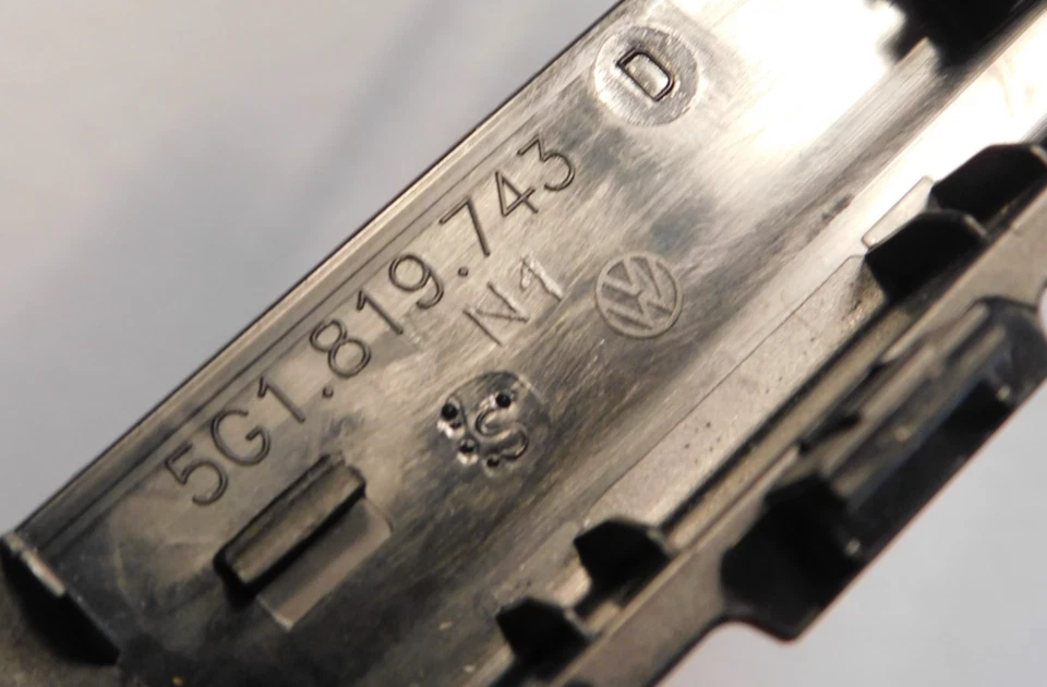 VW 5G1819743 GOLF 7 Volkswagen Cadre TABLEAU de BORD panneau cache central radio - Photo 4/4