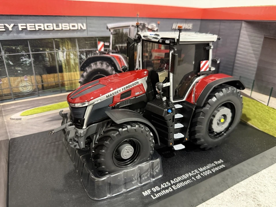 Universal Hobbies - Massey Ferguson 9S.425 Metallic - UH6858 - 1:32 - Mint/New - Image 2 of 4