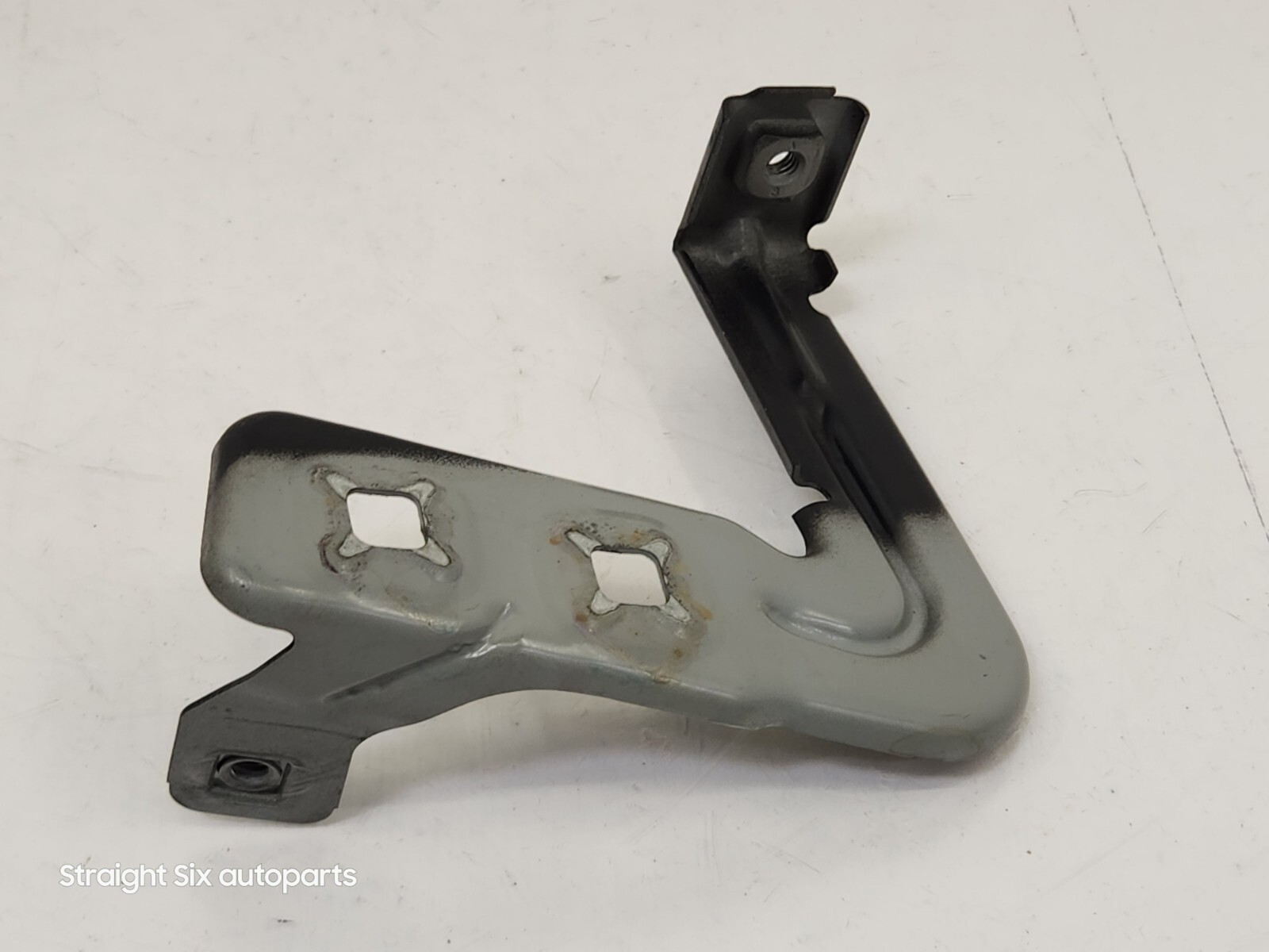 1420 OEM BMW F22 F23 228 M240 Front Right Fender Wing Holder Brackets