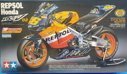 Kit Modelo Plástico Tamiya 1/12 Repsol HONDA RC211V '03 Valencia Valentino Rossi - Imagen 9 de 10