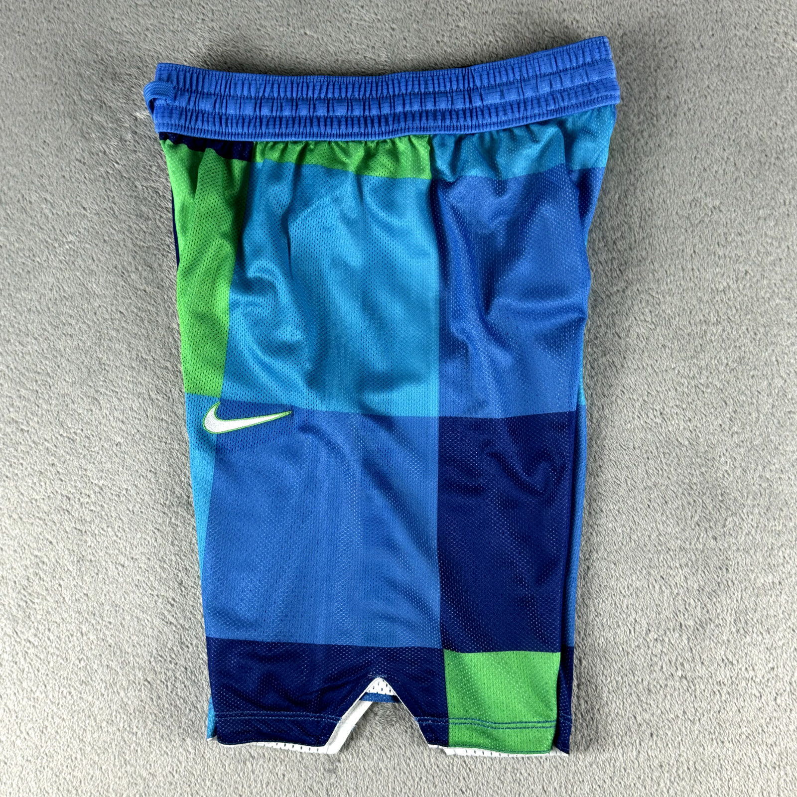Nike Elite Boys Reversible Basketball Shorts CK3024-657 Blue/Green/White Size L