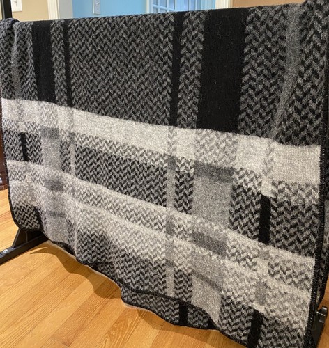 ICEWEAR 100% Icelandic Wool Nordic Black Gray Scandinavian Design Throw Blanket - Picture 6 of 14