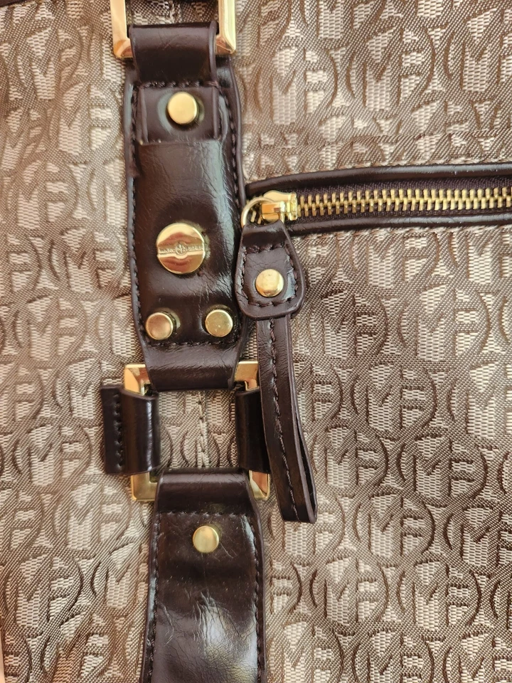 Bolso de cuero vegano con logotipo Marc Fisher Foto 3 de 4