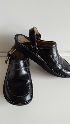 alegria open back clogs