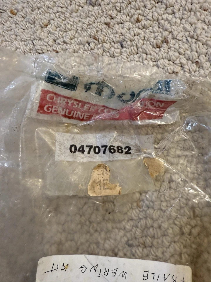 Mopar 04707682 Trailer Hitch Wire Harness for Voyager Caravan - Image 2 of 4